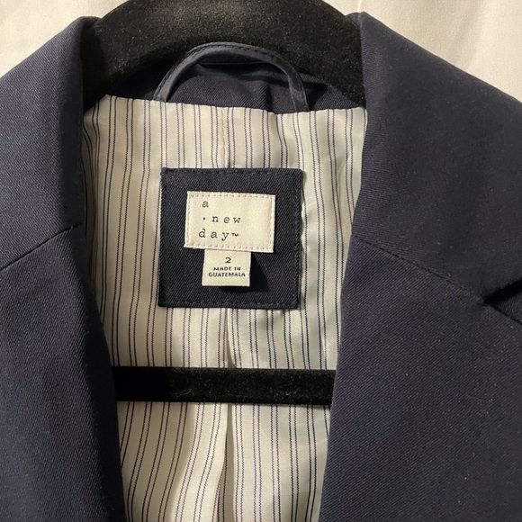 Ladies Blazer - Picture 3 of 6